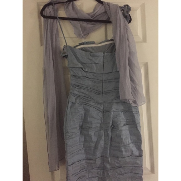 Alberto Makali Silver Cocktail dress in size 8. - Picture 3 of 4